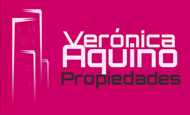 Casa en esquina de 5 amb con balcón