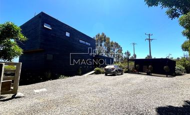 Casa en venta de 5 dorm. en Pichilemu