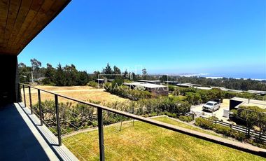 Casa en venta de 5 dorm. en Pichilemu