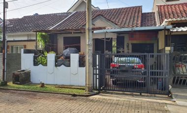 Dijual Rumah Villa Melati Mas Blok H16 Tangerang Selatan Rapih Terawat Siap Huni Murah