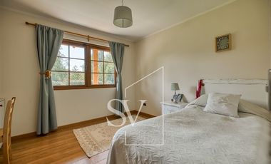 Luminosa, acogedora y preciosa parcela en condominio
