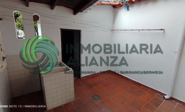 casa en arriendo en los pinos. Cod A13823