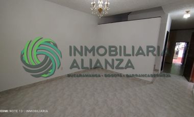 casa en arriendo en los pinos. Cod A13823