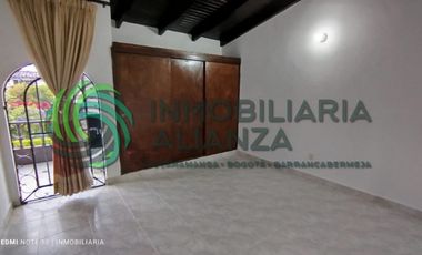 casa en arriendo en los pinos. Cod A13823