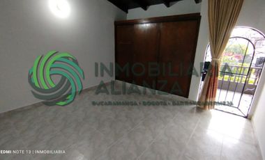 casa en arriendo en los pinos. Cod A13823