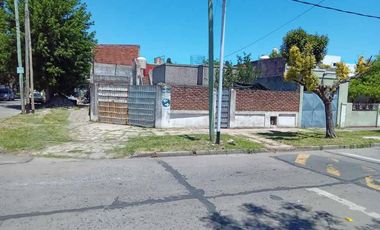 Casa en  VENTA MALVINAS ARGENTINAS ESQ VICTOR HUGO
