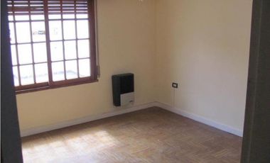 CHALET 3 AMB CON PATIO Y QUINCHO