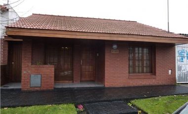CHALET 3 AMB CON PATIO Y QUINCHO