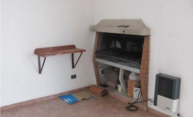 CHALET 3 AMB CON PATIO Y QUINCHO