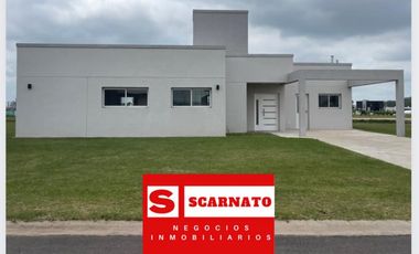 Venta de casa en el Barrio La Alameda -Canning
