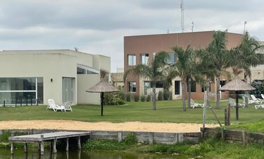 Venta de casa en el Barrio La Alameda -Canning