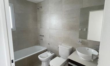 Venta de casa en el Barrio La Alameda -Canning