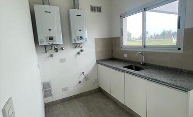 Venta de casa en el Barrio La Alameda -Canning