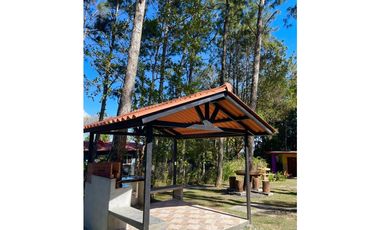 SE VENDE ESPECTACULAR CABAÑA EN CERRO AZUL $135,000