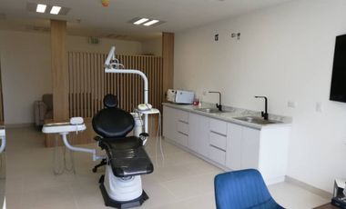 consultorio en arriendo/venta en av 30 de agosto. Cod V18976