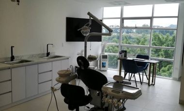 consultorio en arriendo/venta en av 30 de agosto. Cod V18976