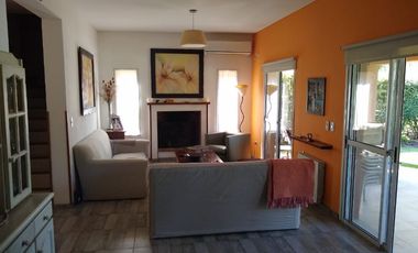 Chalet en alquiler en Acacias Blancas