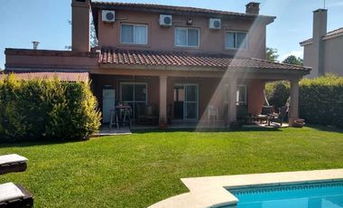 Chalet en alquiler en Acacias Blancas