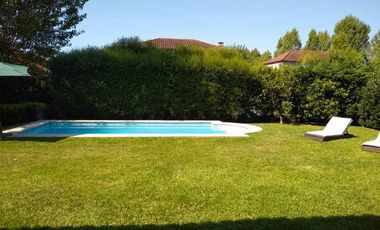 Chalet en alquiler en Acacias Blancas