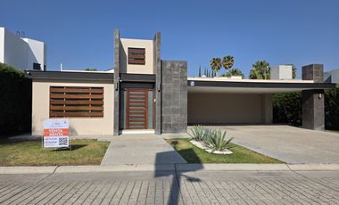 Casa en Venta en El Álamo Country Club en Celaya Gto.
