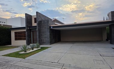 Casa en Venta en El Álamo Country Club en Celaya Gto.