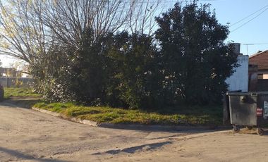 VENTA CASA A RECICLAR CORONEL VIDAL