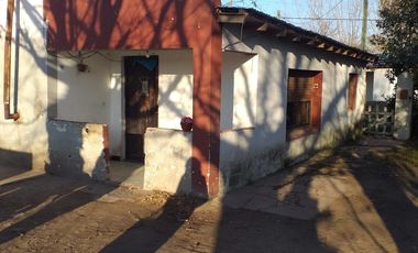VENTA CASA A RECICLAR CORONEL VIDAL