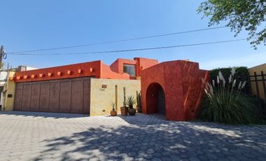 Casa en venta estilo mexicano en Zavaleta
