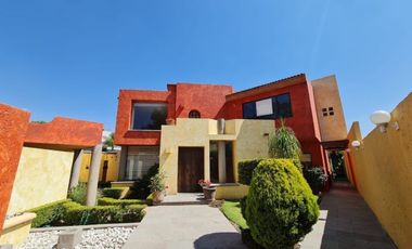 Casa en venta estilo mexicano en Zavaleta