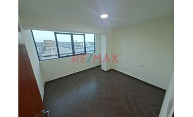 Alquila Y Estrena Tu Depa Moderno – 2 Dorms Con Ascensor En Campoy