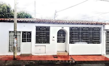 VENTA DE CASA EN PRADOS DEL ESTE