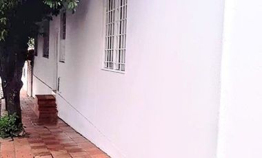 VENTA DE CASA EN PRADOS DEL ESTE