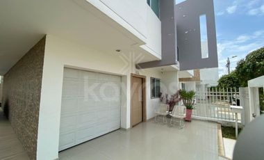 Vive con estilo en esta espaciosa casa de dos pisos en Vallejuelo, Montería Córdoba