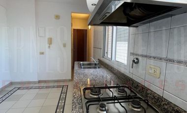 VENTA DPTO 3 AMBIENTES CON DEPENDENCIA DE SERVICIO. QUILMES CENTRO