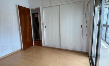 VENTA DPTO 3 AMBIENTES CON DEPENDENCIA DE SERVICIO. QUILMES CENTRO