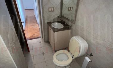 VENTA DPTO 3 AMBIENTES CON DEPENDENCIA DE SERVICIO. QUILMES CENTRO
