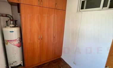 VENTA DPTO 3 AMBIENTES CON DEPENDENCIA DE SERVICIO. QUILMES CENTRO