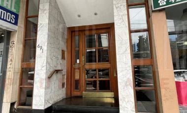 VENTA DPTO 3 AMBIENTES CON DEPENDENCIA DE SERVICIO. QUILMES CENTRO