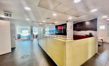 ARRIENDO OFICINA CON SALA (CAJA FUERTE), LO BARNECHEA FRENTE PORTAL DEHESA