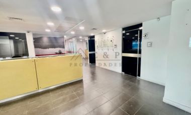 ARRIENDO OFICINA CON SALA (CAJA FUERTE), LO BARNECHEA FRENTE PORTAL DEHESA