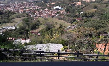 VENDO O CAMBIO ESTA CASA FINCA EN BARBOSA ANTIOQUIA.