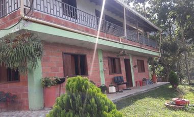 VENDO O CAMBIO ESTA CASA FINCA EN BARBOSA ANTIOQUIA.