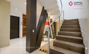 Casa de lujo moderna con jardín fracc. Olivos residencial, zona real.