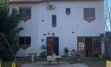 Villa Udaondo | Casa 4 Ambientes