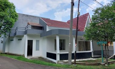 Rumah Siap Huni Posisi Hook di Taman Victoria Sentul City
