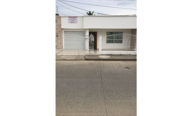 SE ARRIENDA CASA COMERCIAL EN EL BARRIO NARIÑO (CENTRO)