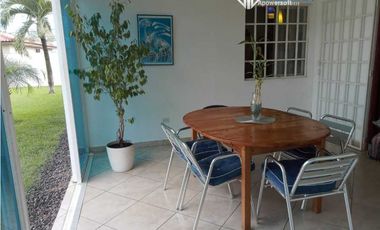 Se vende hermosa casa amoblada con finos acabados! Negociable