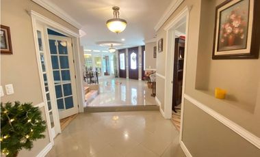 Preciosa Residencia en Venta en Arboledas Santa Elena Pachuca