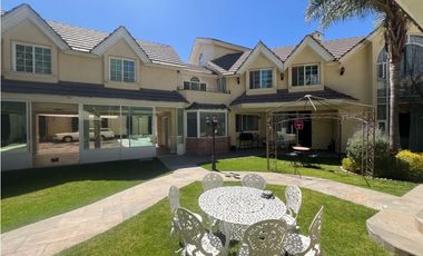 Preciosa Residencia en Venta en Arboledas Santa Elena Pachuca