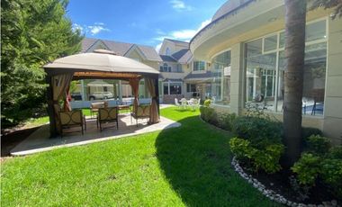 Preciosa Residencia en Venta en Arboledas Santa Elena Pachuca